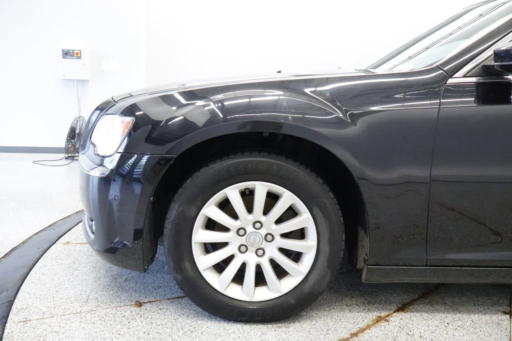 Thumbnail: 2014 Chrysler 300 - 4