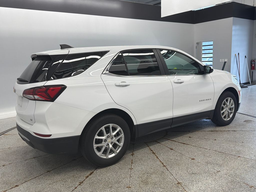 Thumbnail: 2023 Chevrolet Equinox - 9