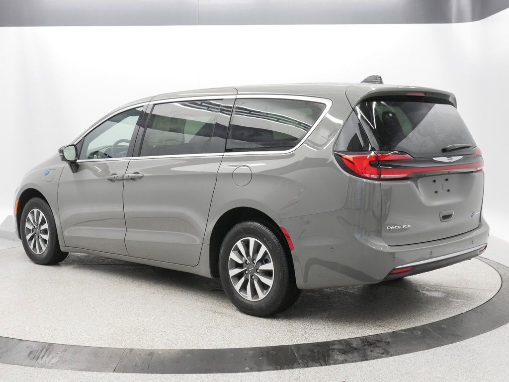 2025 Chrysler Pacifica Hybrid Select 16