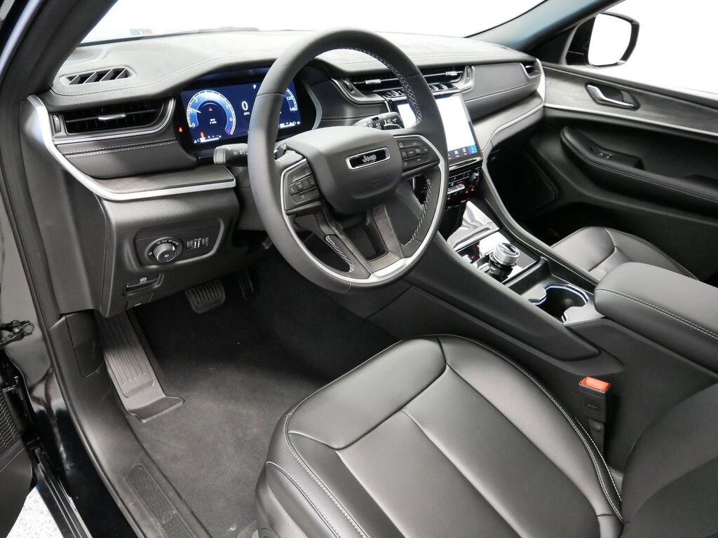 New 2025 Jeep Grand Cherokee Limited SUV