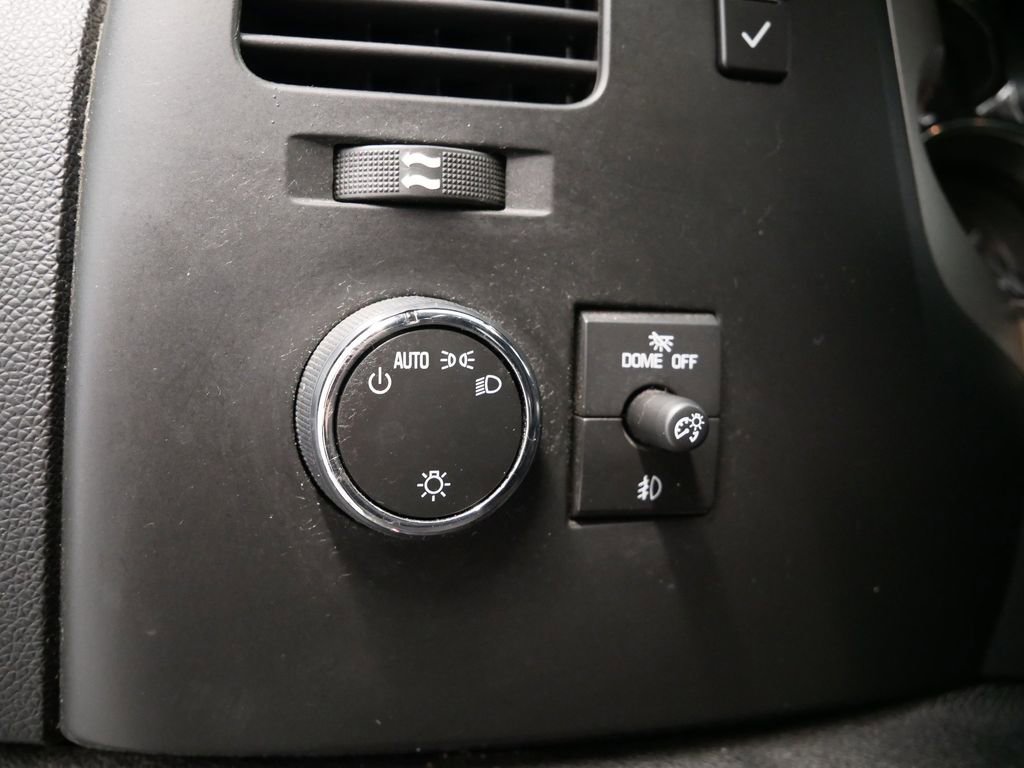 Thumbnail: 2011 Chevrolet Silverado 1500 - 27
