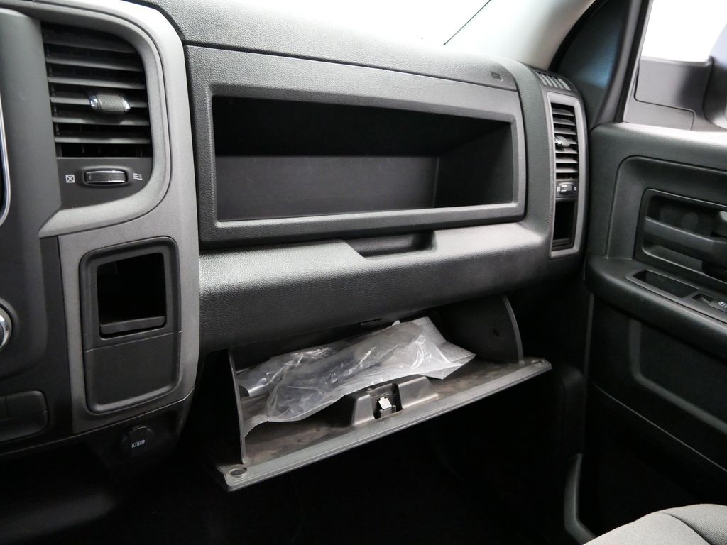 Thumbnail: 2021 RAM 1500 Classic - 39