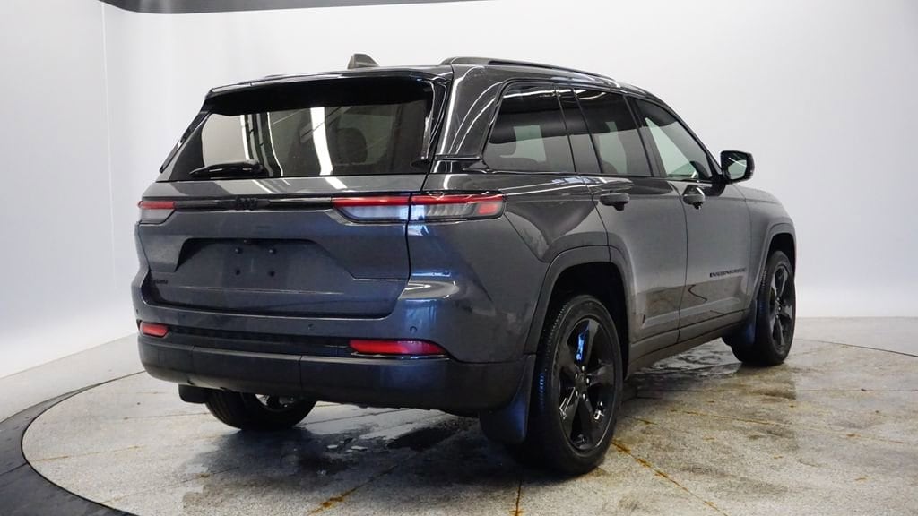 Thumbnail: 2023 Jeep Grand Cherokee - 6