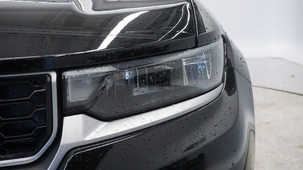 Thumbnail: 2026 Jeep Grand Cherokee - 10