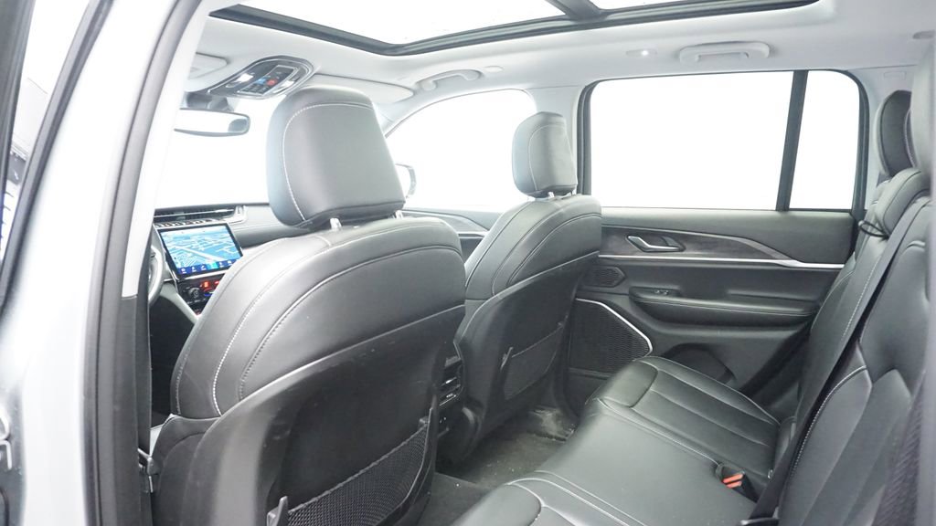 Thumbnail: 2022 Jeep Grand Cherokee - 22