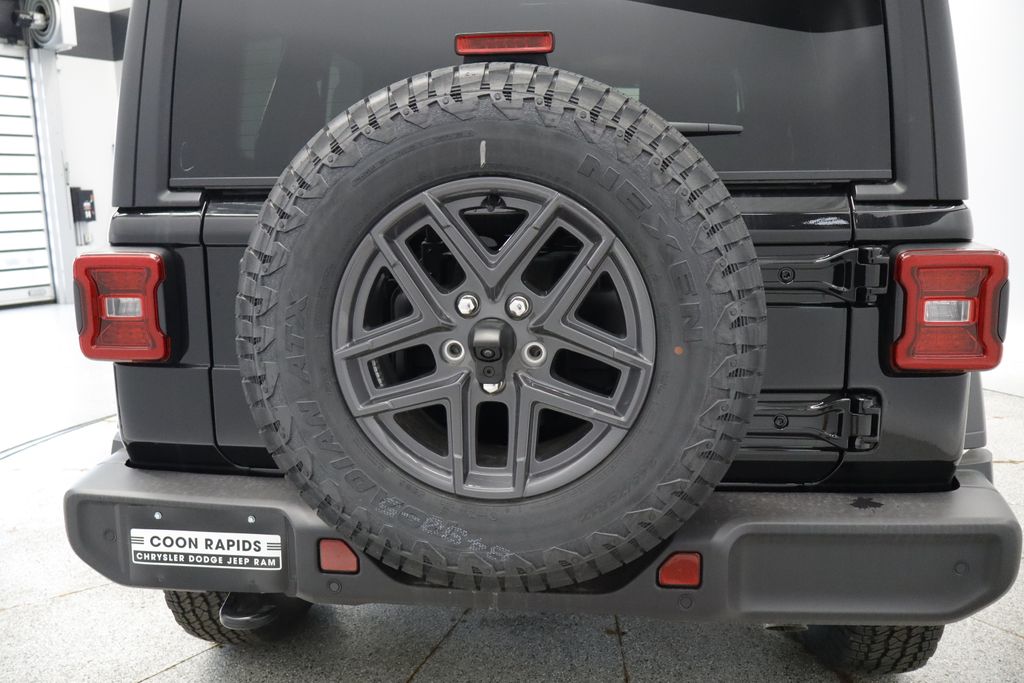 Thumbnail: 2026 Jeep Wrangler - 20