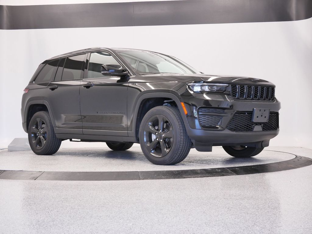 Thumbnail: 2023 Jeep Grand Cherokee - 9