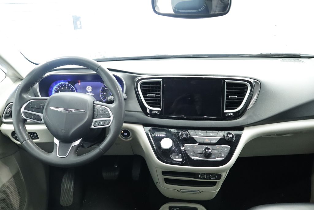 Thumbnail: 2023 Chrysler Pacifica - 23