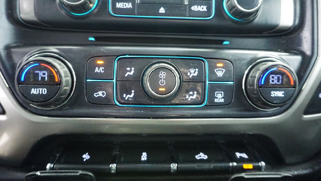 Thumbnail: 2018 Chevrolet Silverado 1500 - 24