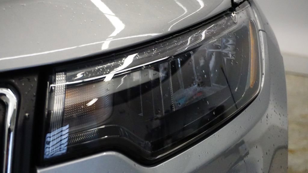 Thumbnail: 2022 Jeep Compass - 9