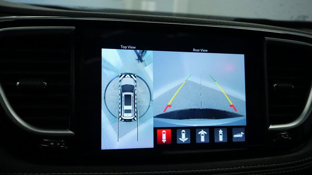 Thumbnail: 2024 Chrysler Pacifica - 30