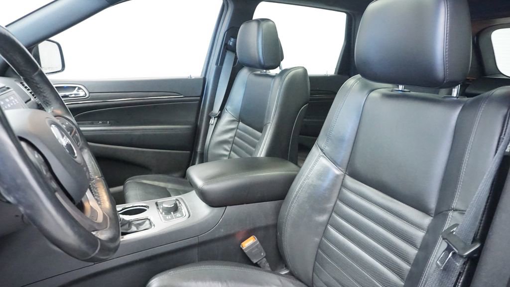 Thumbnail: 2020 Jeep Grand Cherokee - 28