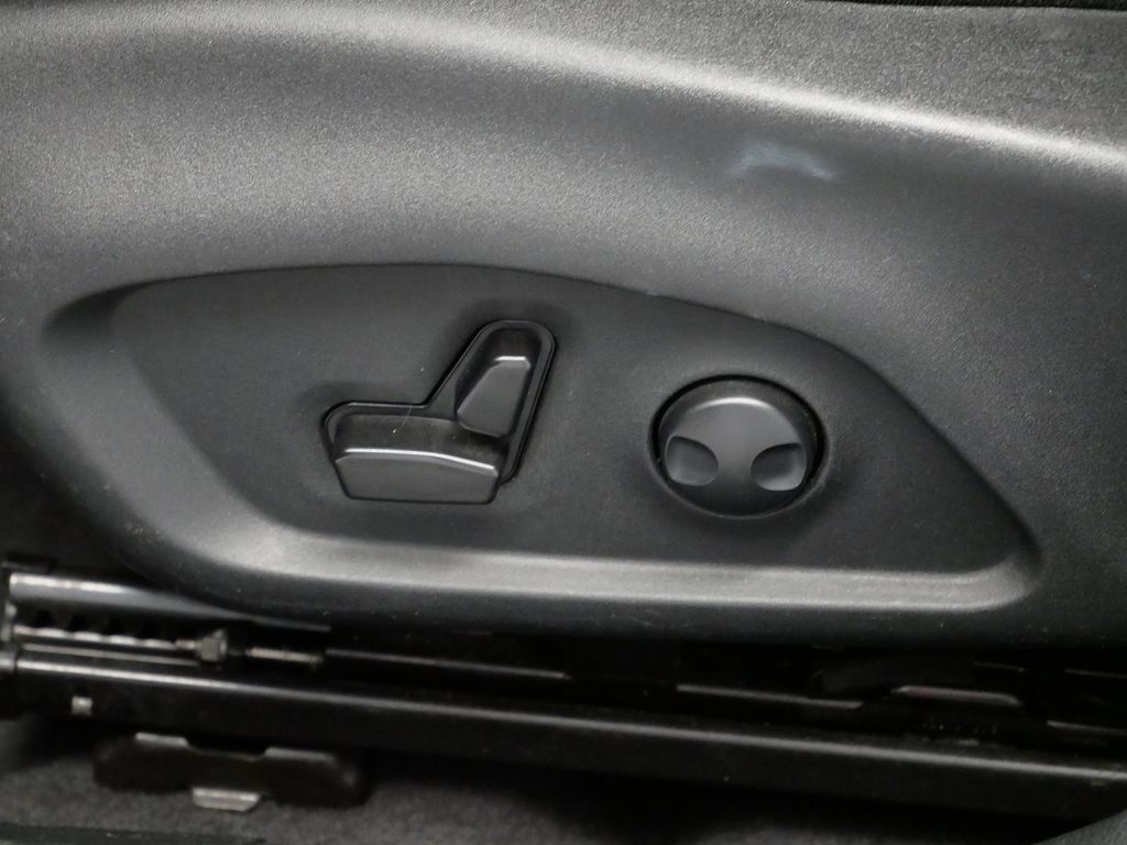 Thumbnail: 2023 Jeep Compass - 4