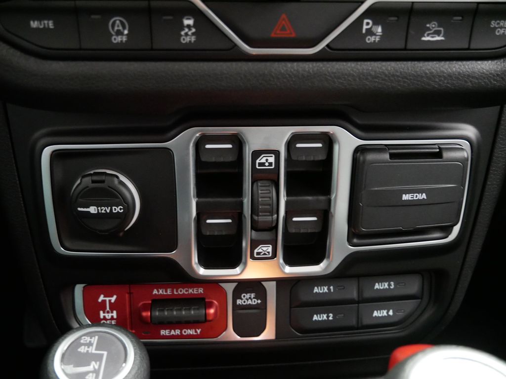 Thumbnail: 2026 Jeep Wrangler - 36