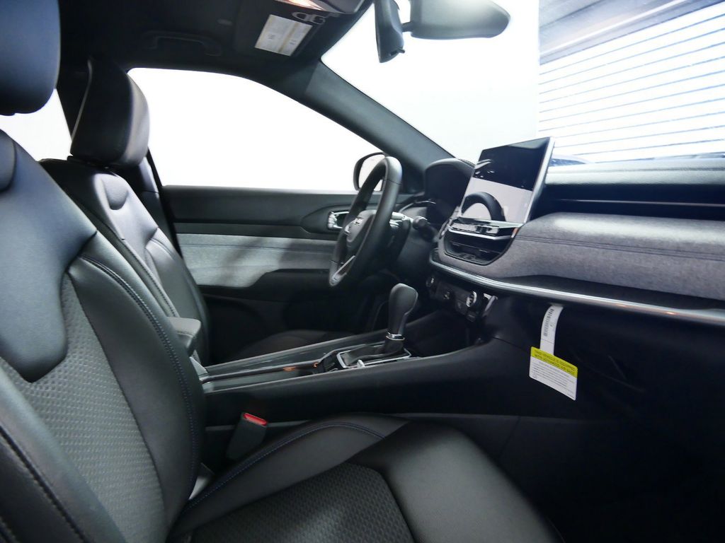 Thumbnail: 2024 Jeep Compass - 24