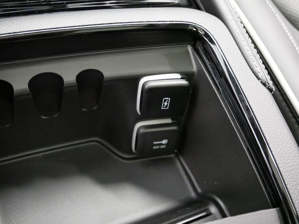 Thumbnail: 2026 Chrysler Pacifica - 38