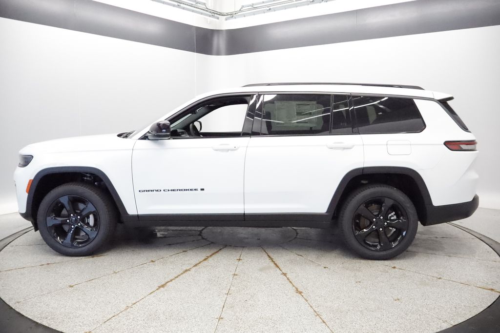 Thumbnail: 2026 Jeep Grand Cherokee L - 24