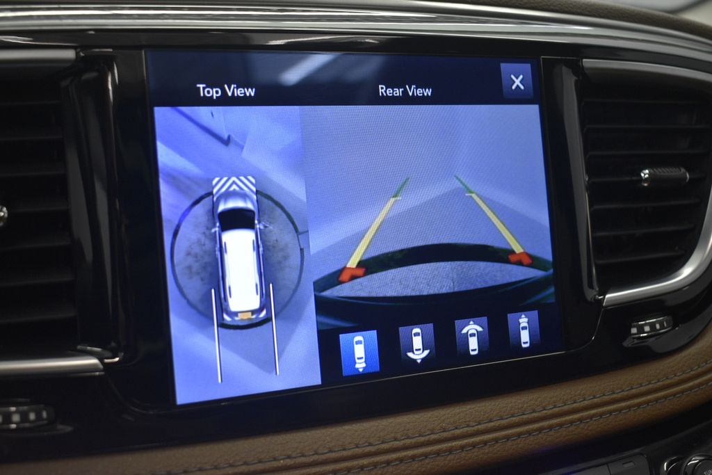 Thumbnail: 2017 Chrysler Pacifica - 45