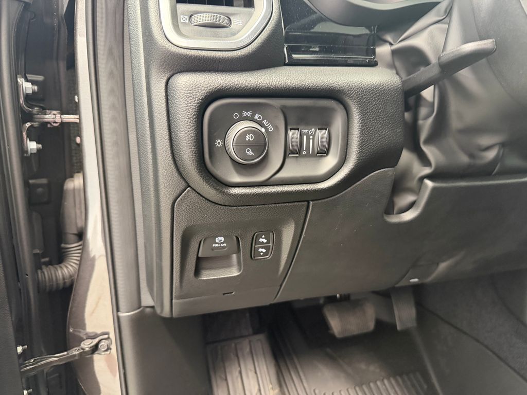 Thumbnail: 2026 RAM 1500 - 15