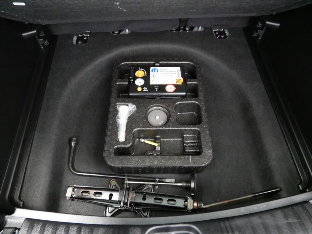 Thumbnail: 2022 Jeep Compass - 14