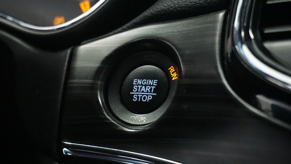 Thumbnail: 2021 Jeep Grand Cherokee - 43