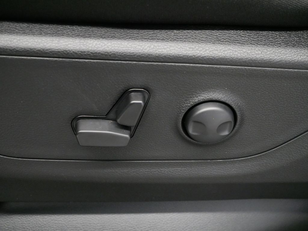 2025 RAM 1500 Big Horn 36