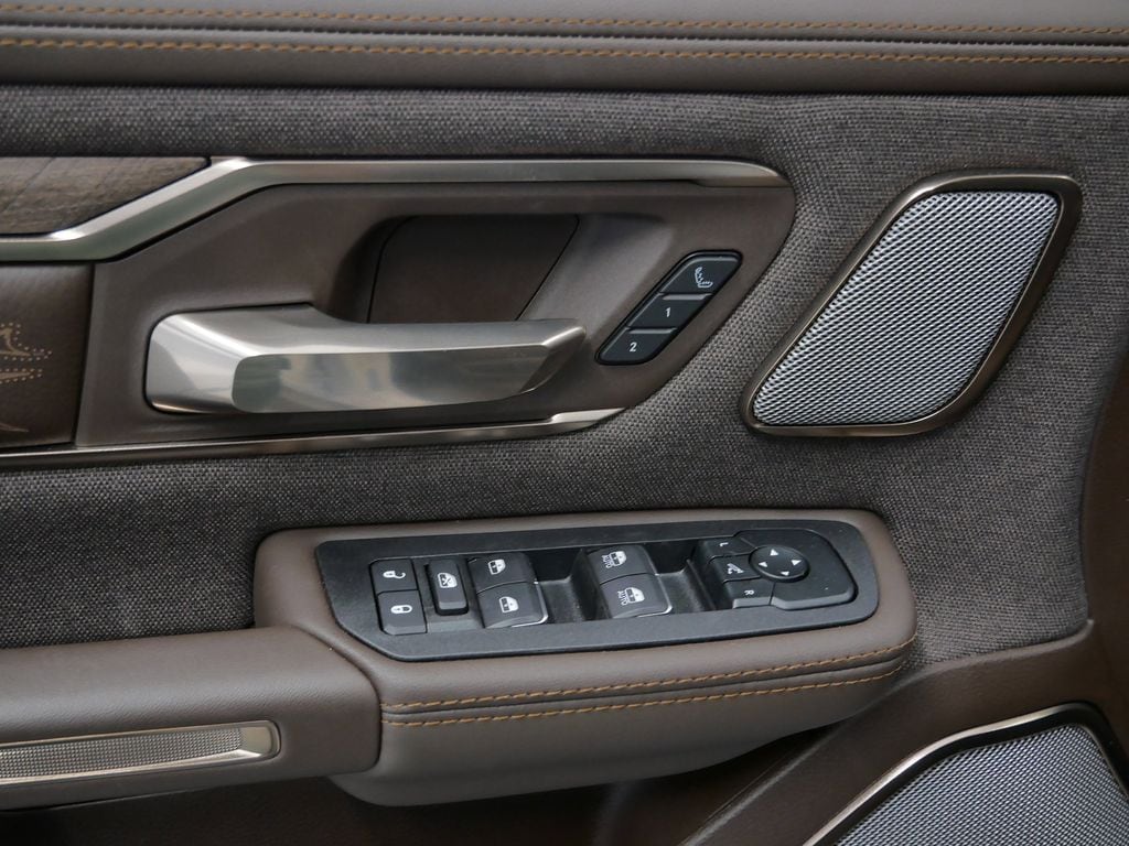 Thumbnail: 2026 RAM 1500 - 8