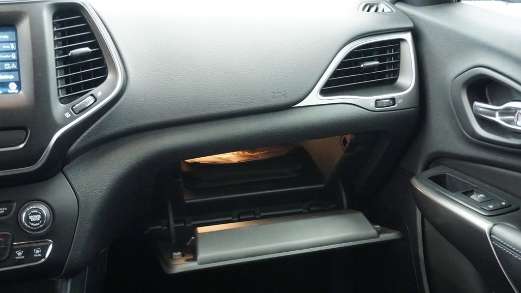 Thumbnail: 2019 Jeep Cherokee - 26