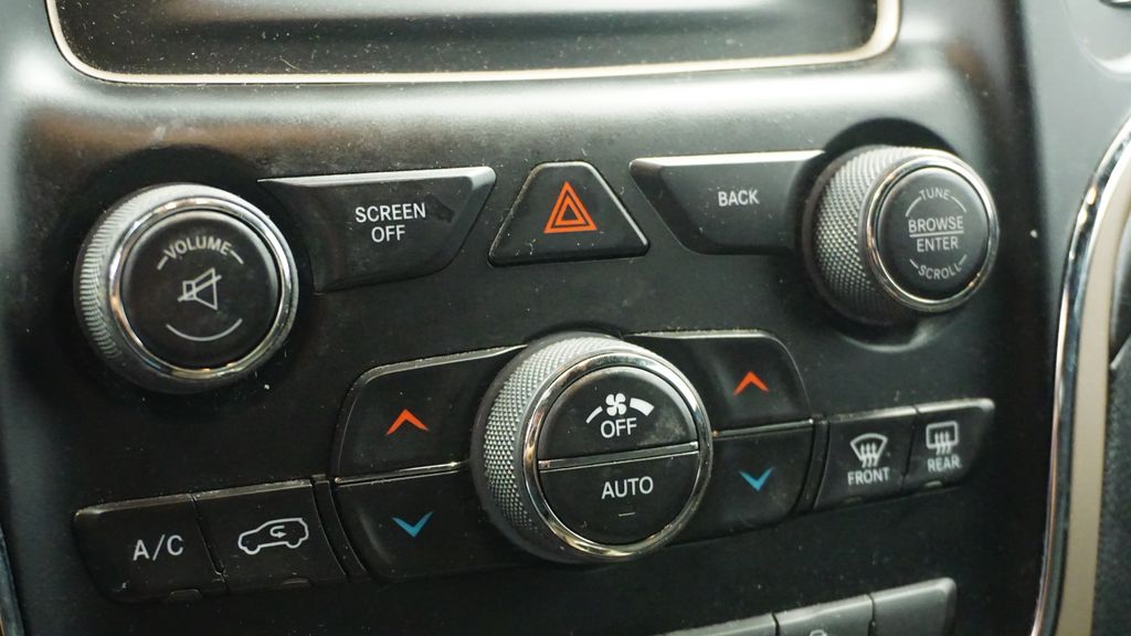 Thumbnail: 2017 Jeep Grand Cherokee - 28