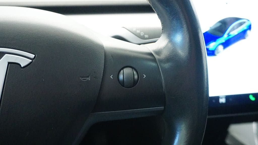 Thumbnail: 2018 Tesla Model 3 - 32