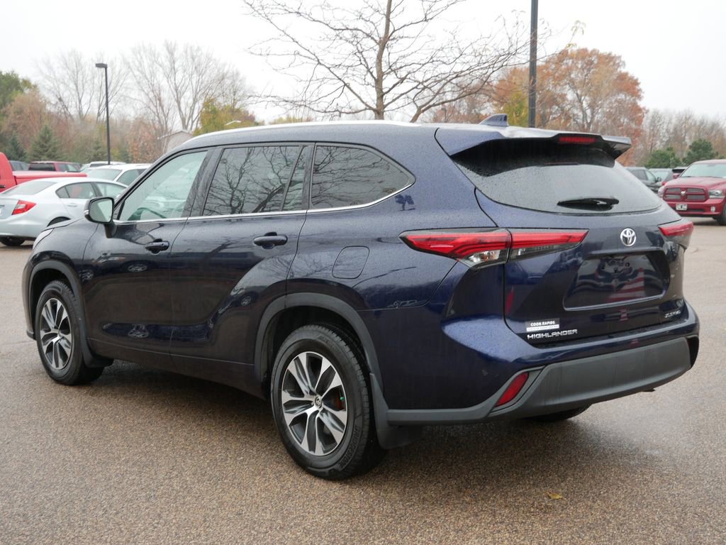 Thumbnail: 2021 Toyota Highlander - 17