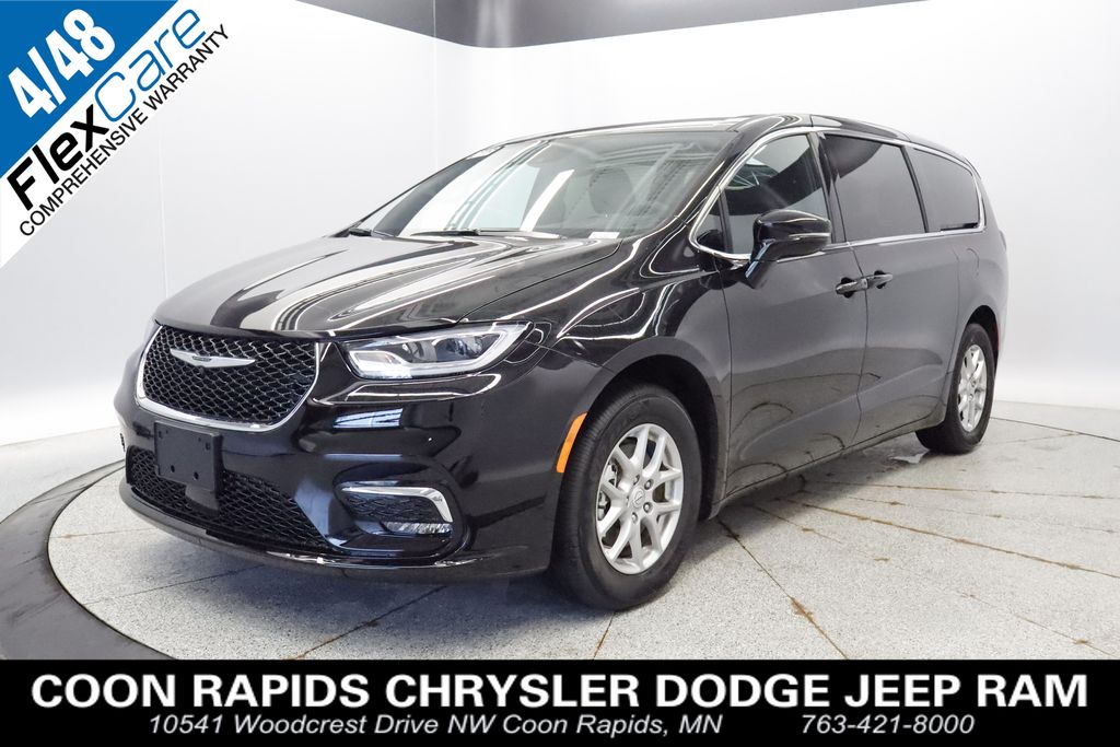Thumbnail: 2026 Chrysler Pacifica - 1