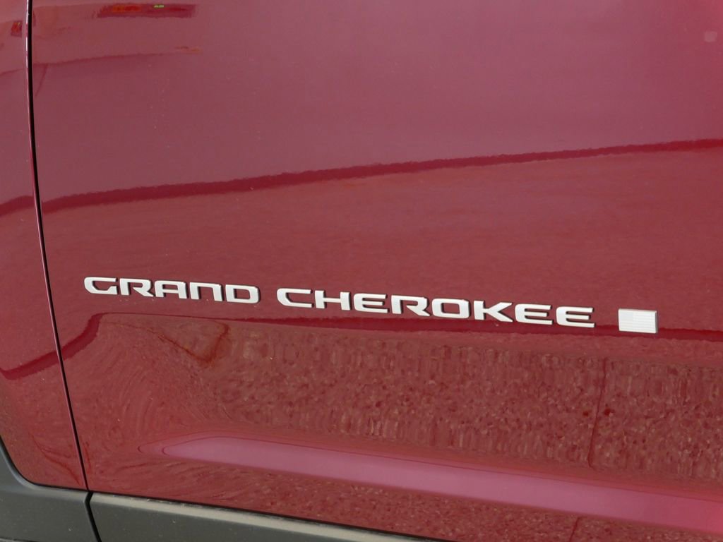 2025 Jeep Grand Cherokee Limited Edition 17