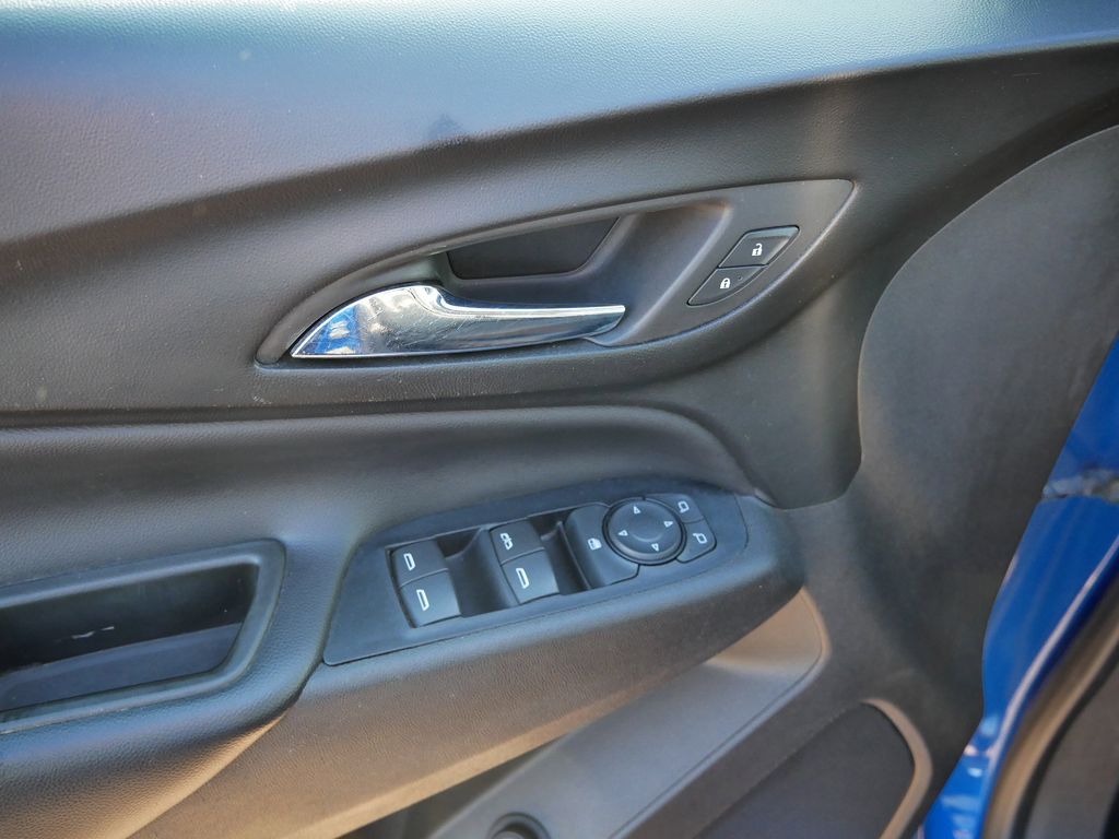 Thumbnail: 2019 Chevrolet Equinox - 6