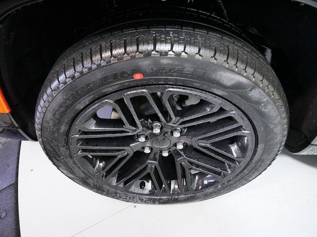 Thumbnail: 2024 Jeep Wagoneer - 16