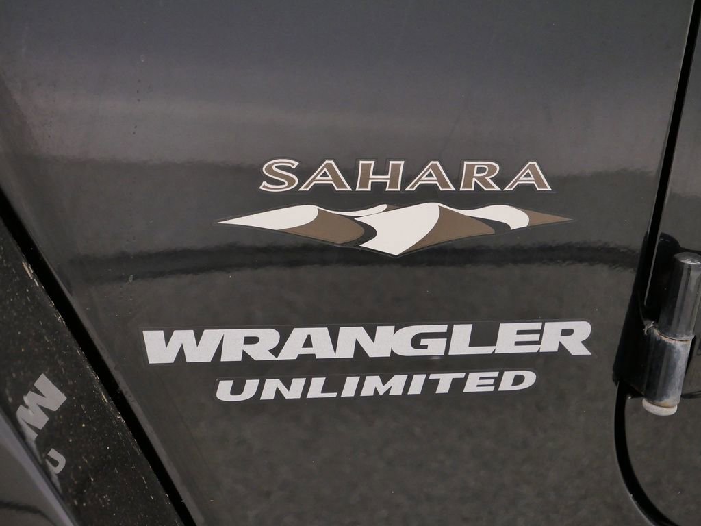 Thumbnail: 2016 Jeep Wrangler - 17