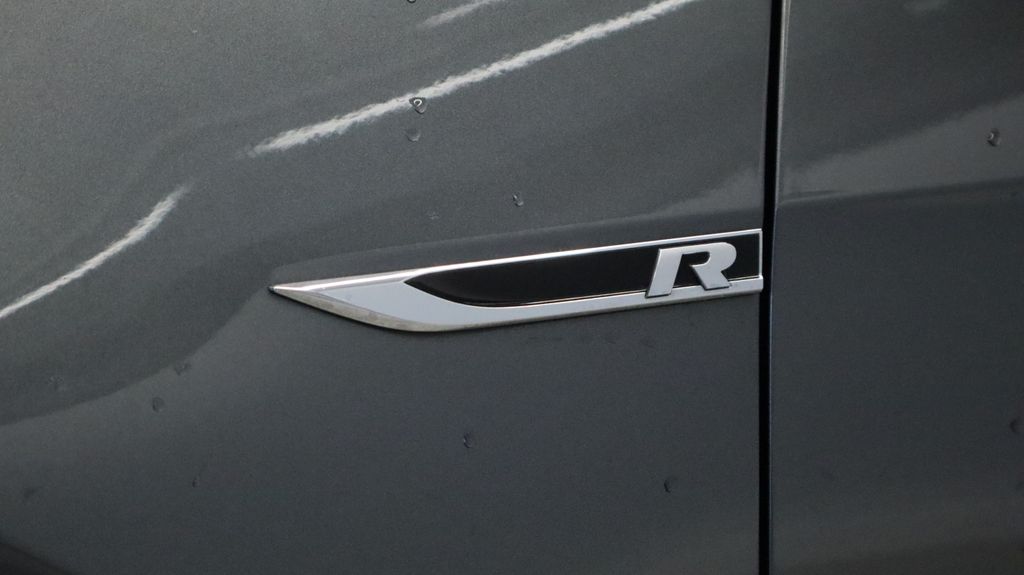 Thumbnail: 2019 Volkswagen Golf - 10