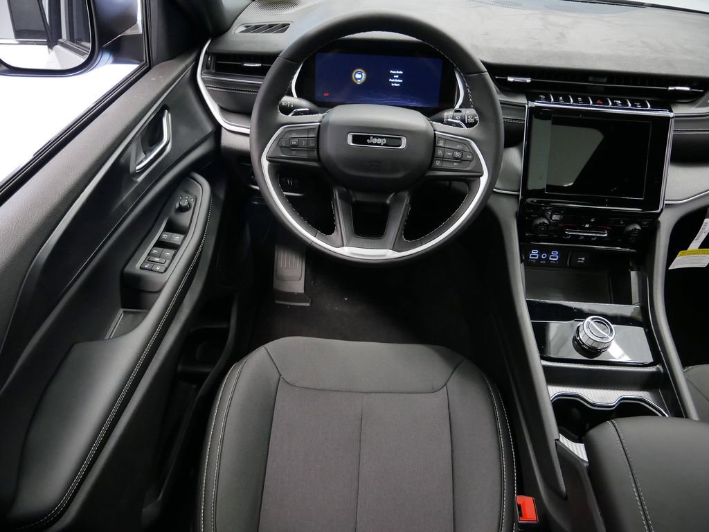 Thumbnail: 2025 Jeep Grand Cherokee - 18