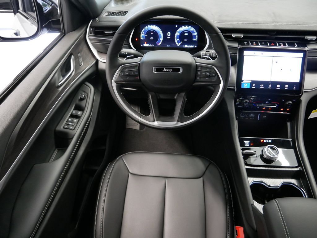 Thumbnail: 2025 Jeep Grand Cherokee - 16