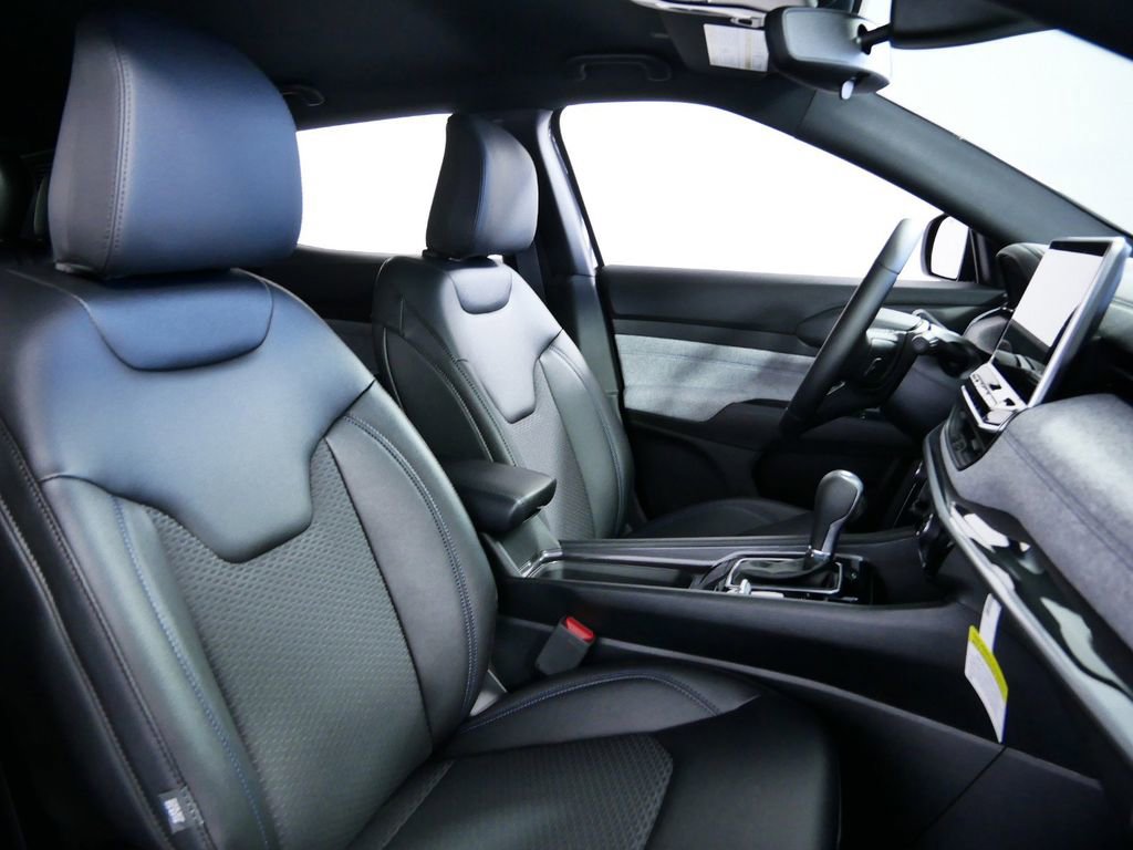 Thumbnail: 2024 Jeep Compass - 24