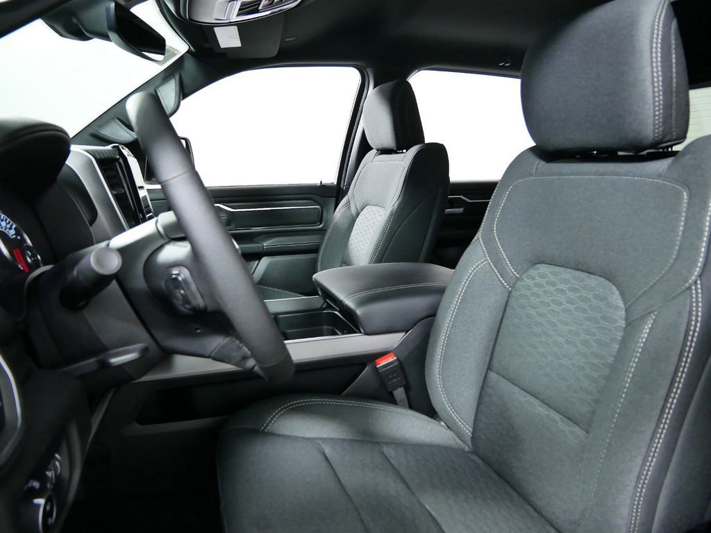 Thumbnail: 2025 RAM 1500 - 34