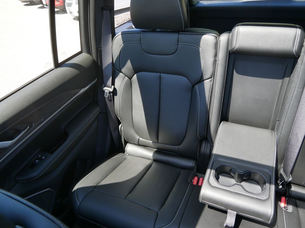 Thumbnail: 2025 Jeep Grand Cherokee - 24