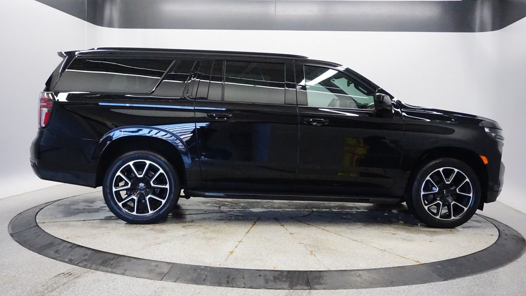 Thumbnail: 2022 Chevrolet Suburban - 8