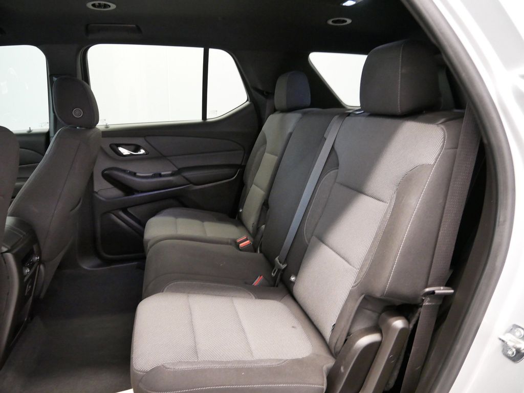 Thumbnail: 2022 Chevrolet Traverse - 24