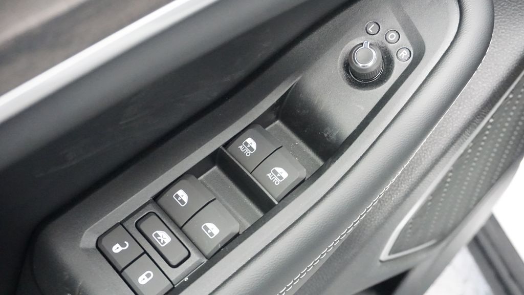 Thumbnail: 2026 Jeep Grand Cherokee - 28