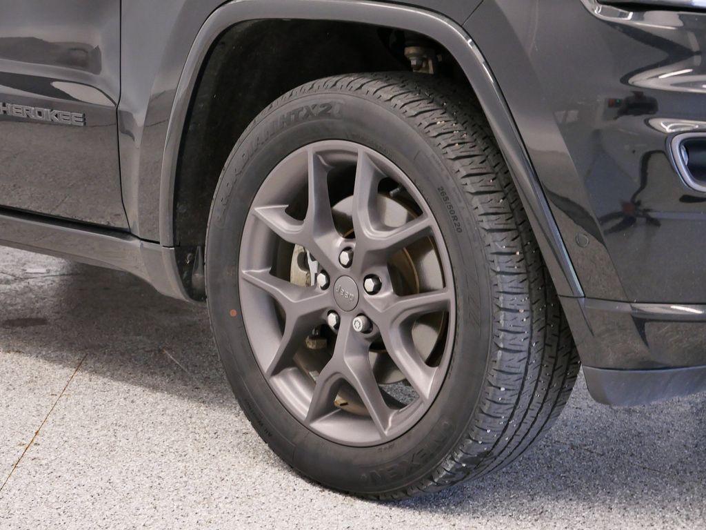 Thumbnail: 2021 Jeep Grand Cherokee - 17