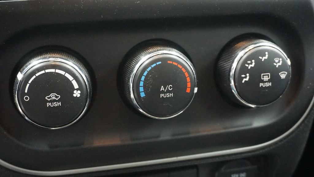 Thumbnail: 2014 Jeep Compass - 29