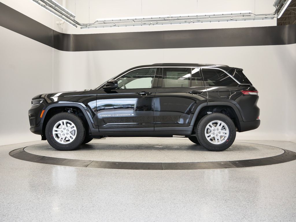 Thumbnail: 2025 Jeep Grand Cherokee - 42