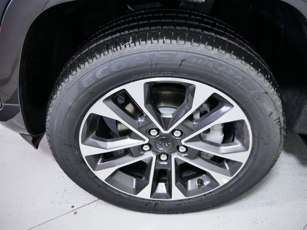 Thumbnail: 2025 Jeep Grand Cherokee - 20