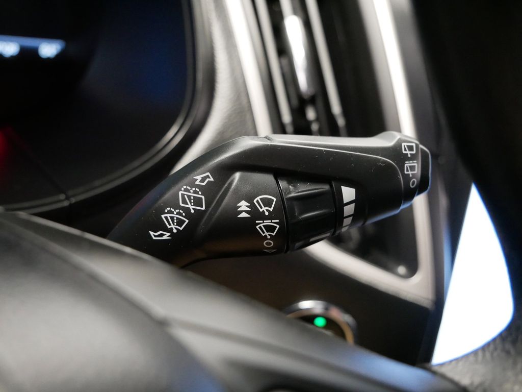 Thumbnail: 2022 Ford Edge - 32